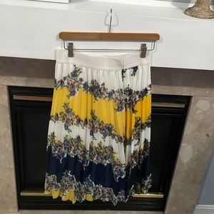 Metrowear Midi skirt